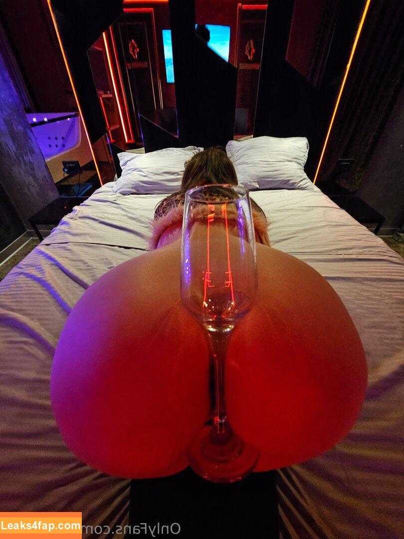 evachains / evachen212 leaked photo photo #0002
