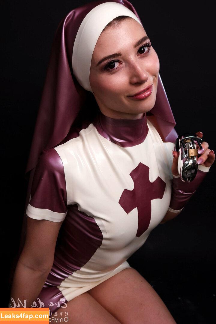 EvaDeVil / eva.de_vil leaked photo photo #0076