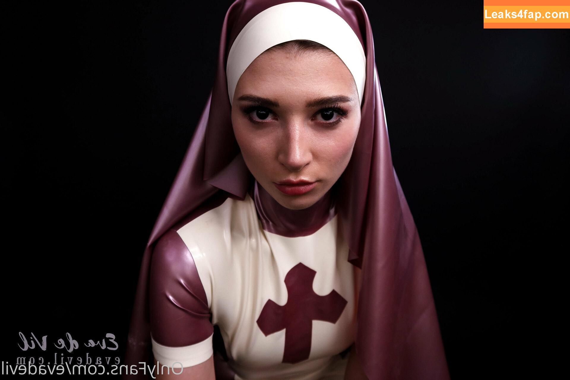 EvaDeVil / eva.de_vil leaked photo photo #0080