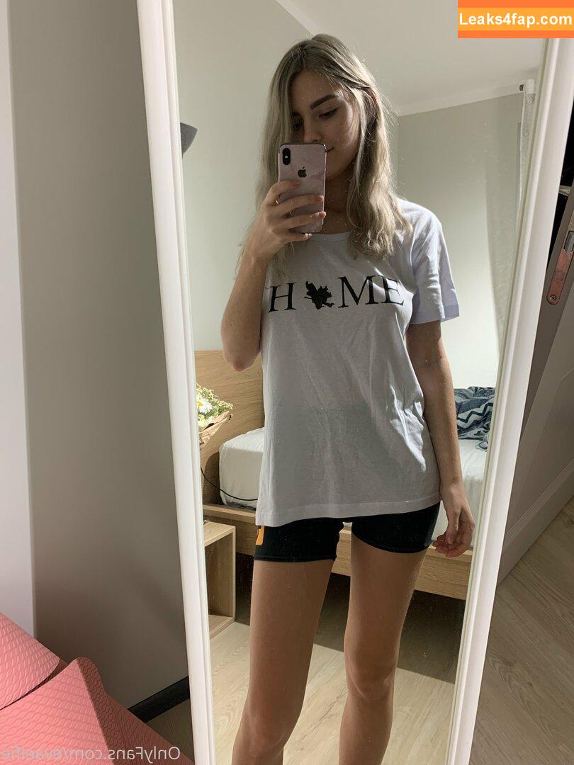 Evaelfie / theevaelfie leaked photo photo #0075