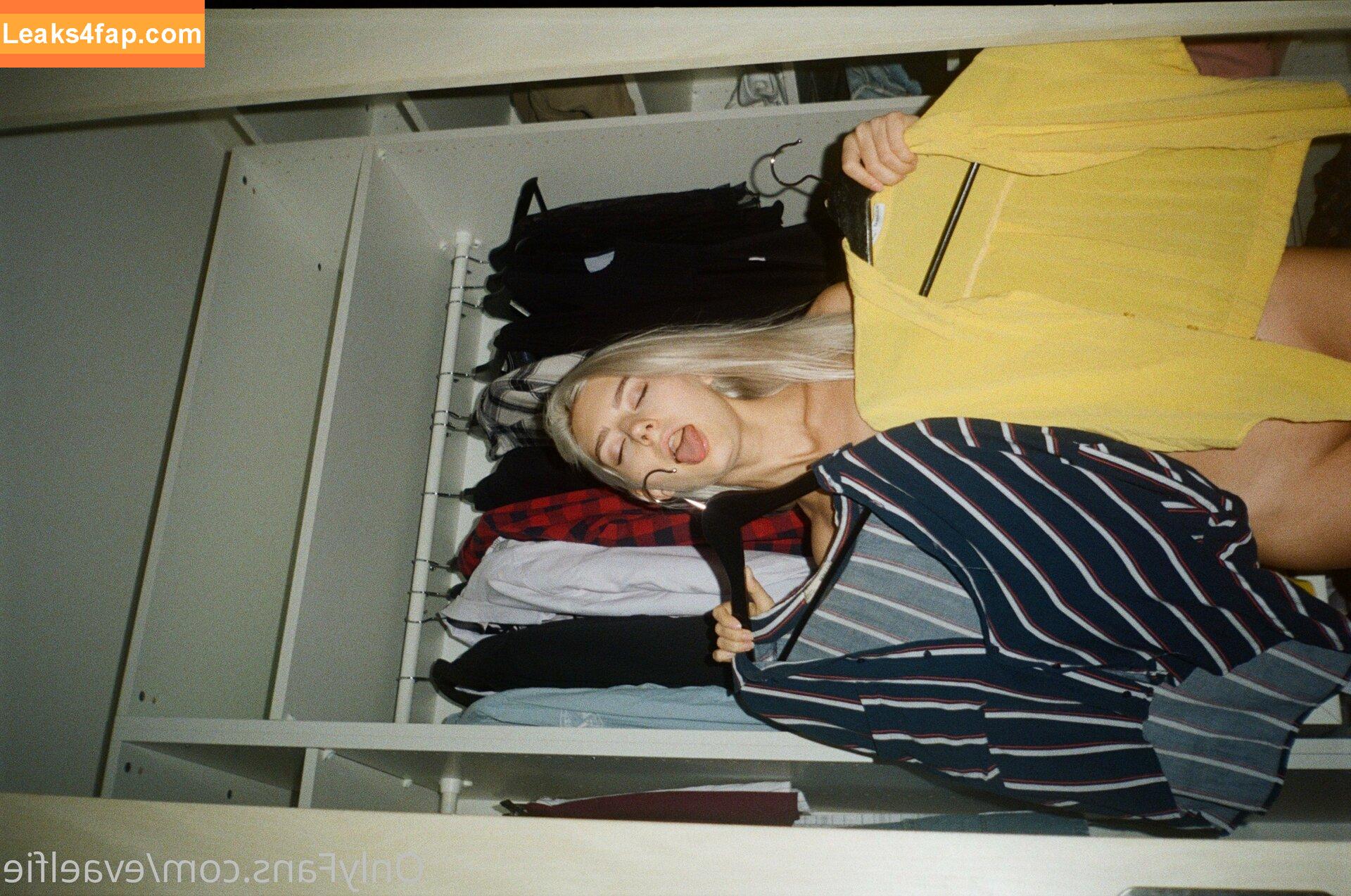 Evaelfie / theevaelfie leaked photo photo #0085