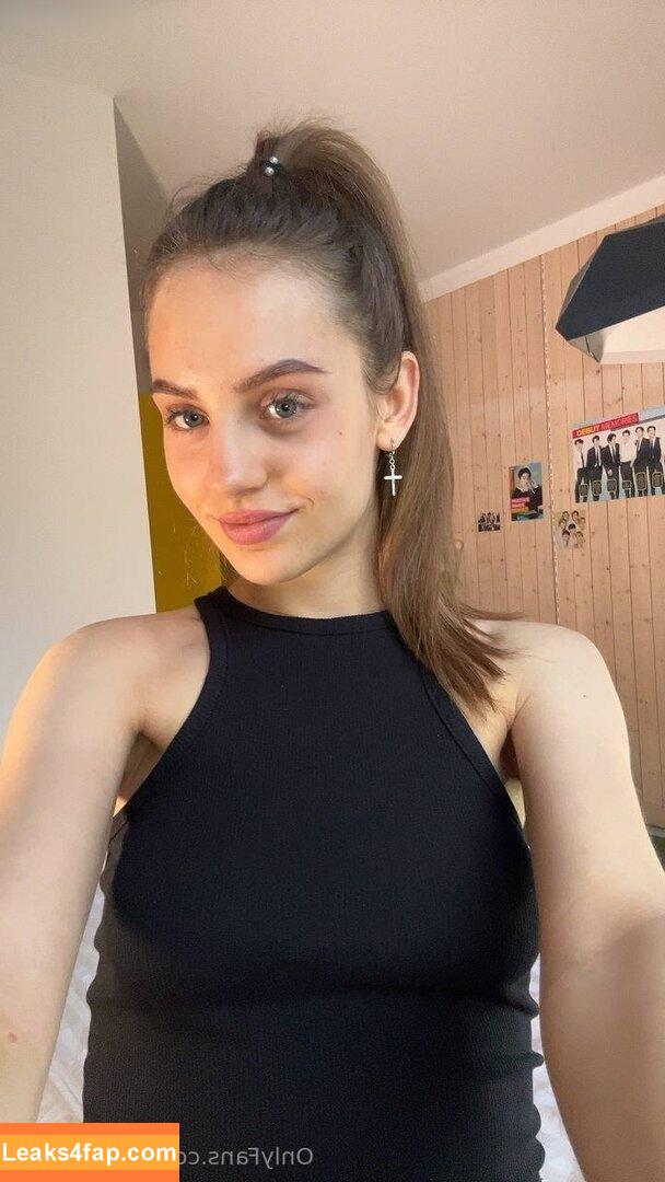 Evelina Kiss /  leaked photo photo #0002