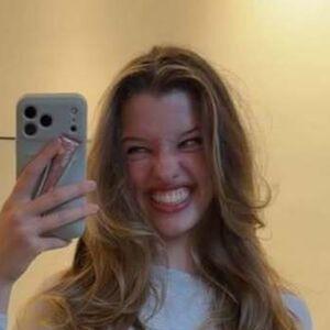 Ever Anderson photo #0002