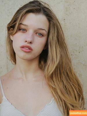 Ever Anderson photo #0035