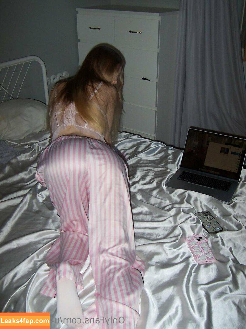 evija_lace / angel_in_tibet / evija.lace / ice_spells leaked photo photo #0009