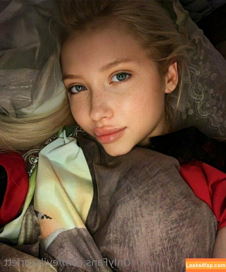 evilscarlett / evilxscarlet leaked photo photo #0142