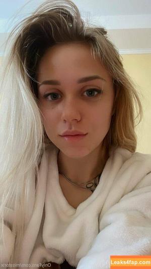 evilscarlett photo #0022