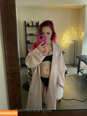 evilscarlett photo #0033