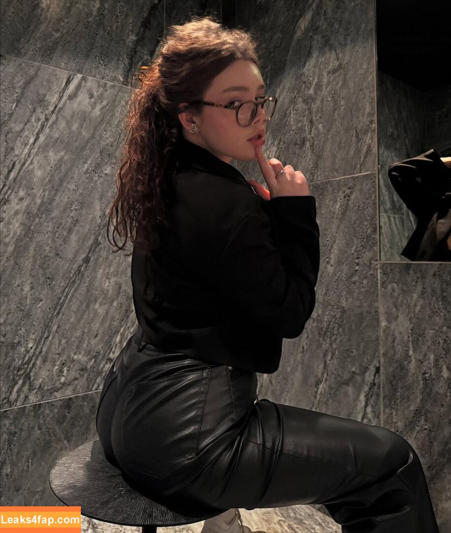 Evvoxi / Mylfoxi leaked photo photo #0003