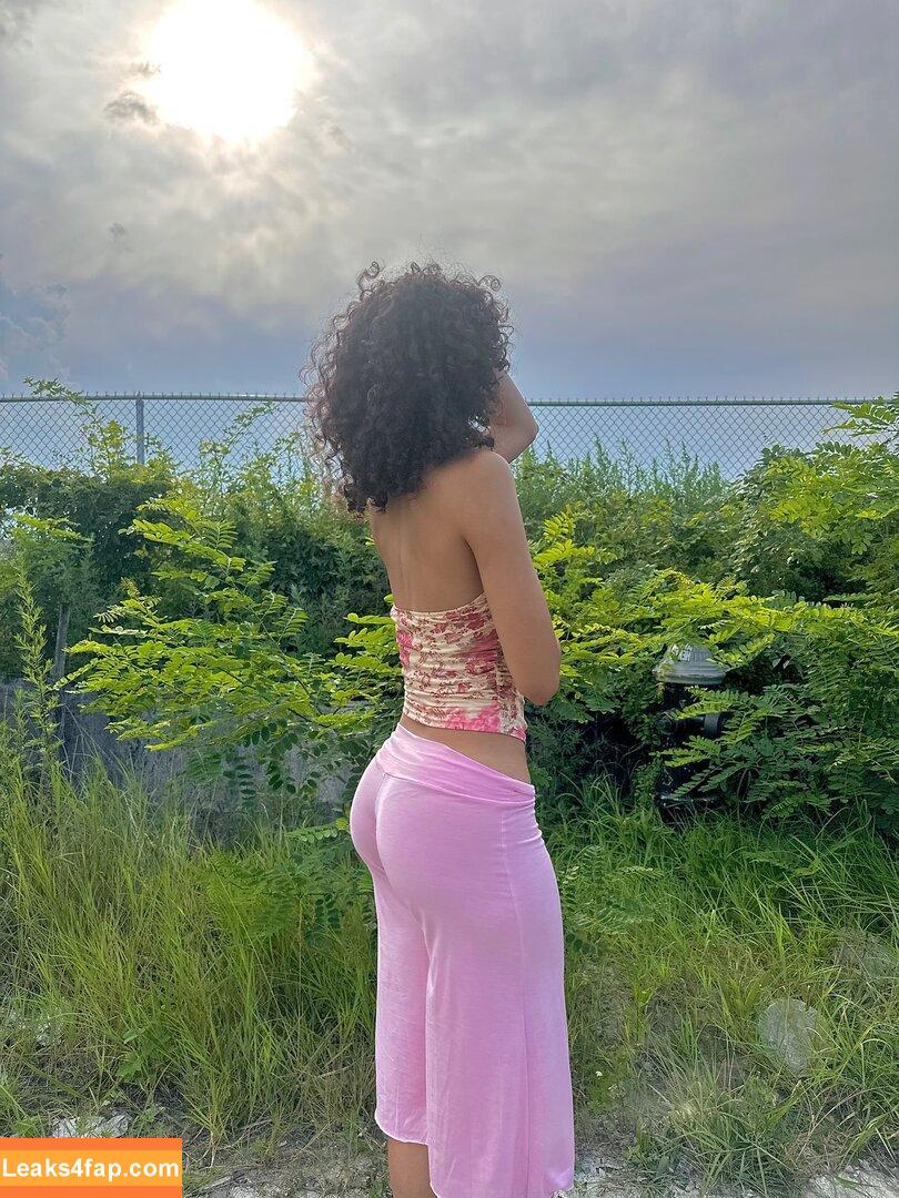 ewmxt / eliana / lalayravo / woahnatty leaked photo photo #0102