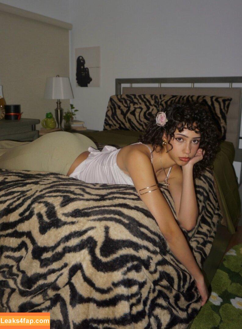 ewmxt / eliana / lalayravo / woahnatty leaked photo photo #0137