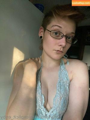 explicit_enby photo #0064