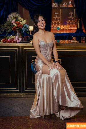 Extra Emily photo #0077