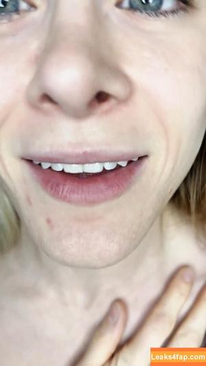 Eye Contact photo #0168