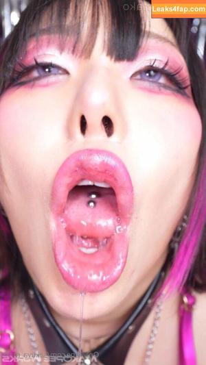 Eye Contact photo #0184