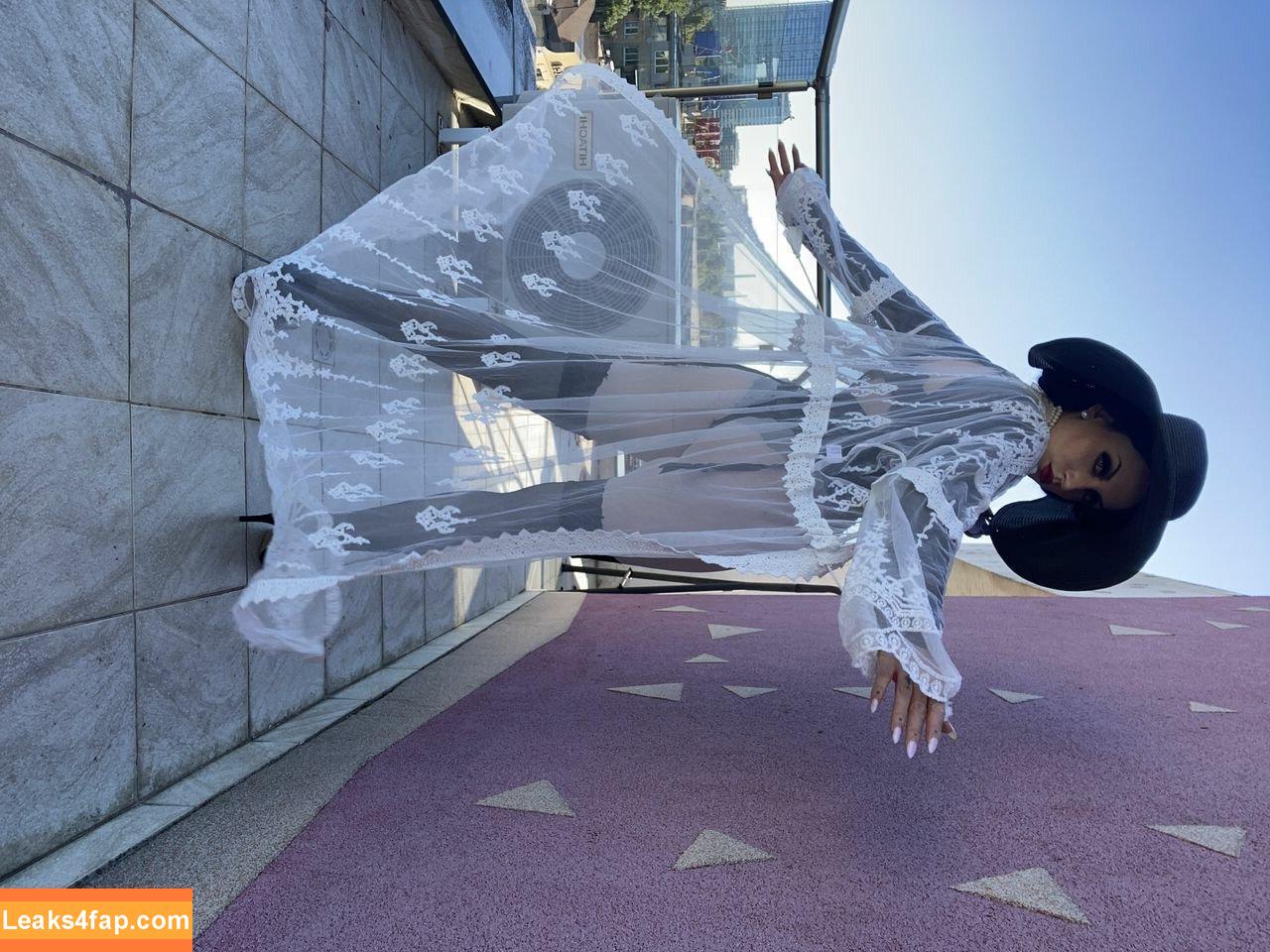 Ezy Summers Cosplay / ezysummerscosplay слитое фото фото #0207