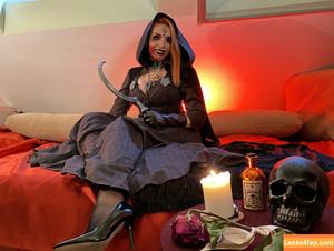 Ezy Summers Cosplay photo #0191