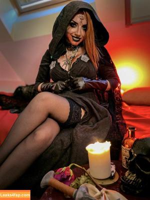 Ezy Summers Cosplay photo #0211