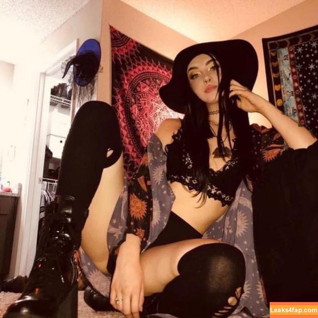 fairygothwitch / amethystx_ / fayflowzz leaked photo photo #0011