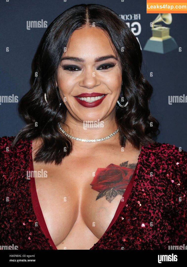Faith Evans /  leaked photo photo #0001