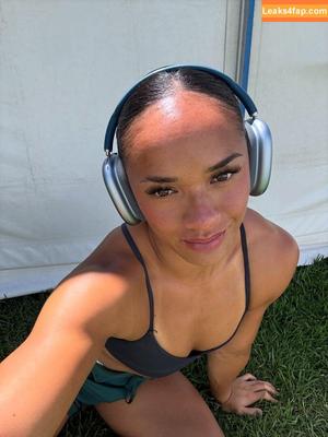 Faith Nathan photo #0008