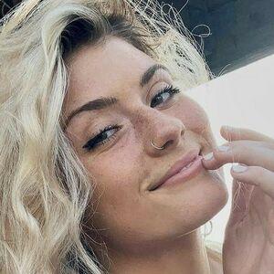 Faith Ordway photo #0009