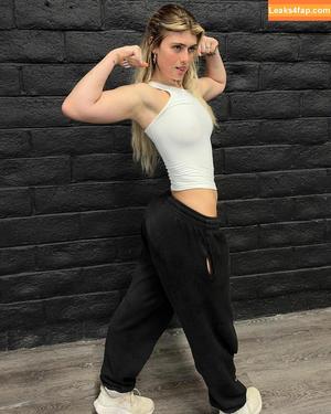 Faith Ordway photo #0392