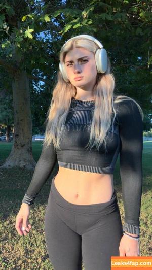 Faith Ordway photo #0948