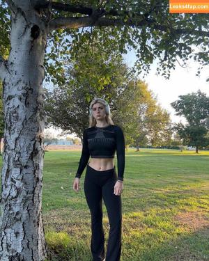 Faith Ordway photo #0955