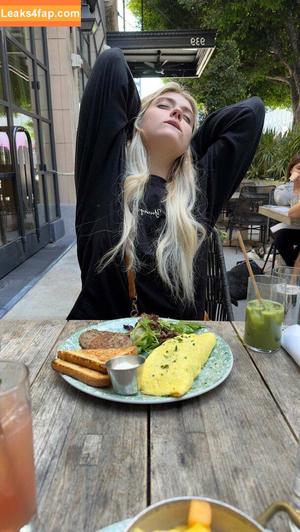 Faith Ordway photo #1099