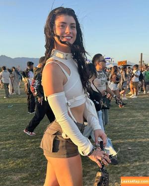 Faith Ordway photo #2039