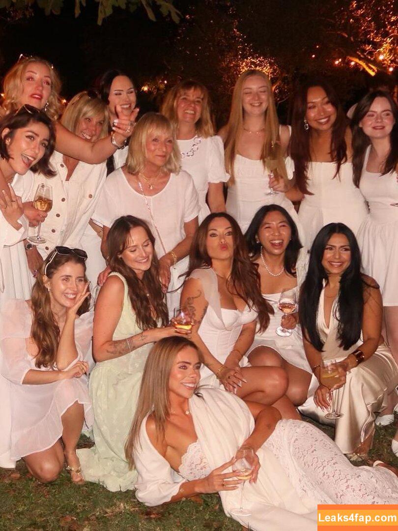 faithlouisak / brunetteblueeyedbaddie / yourmummaxoxo leaked photo photo #0029