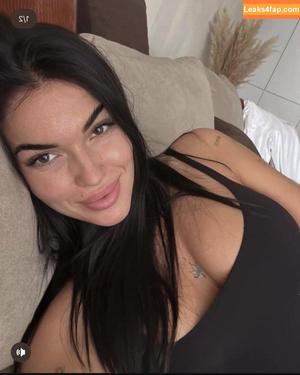 Fake Nude photo #0001