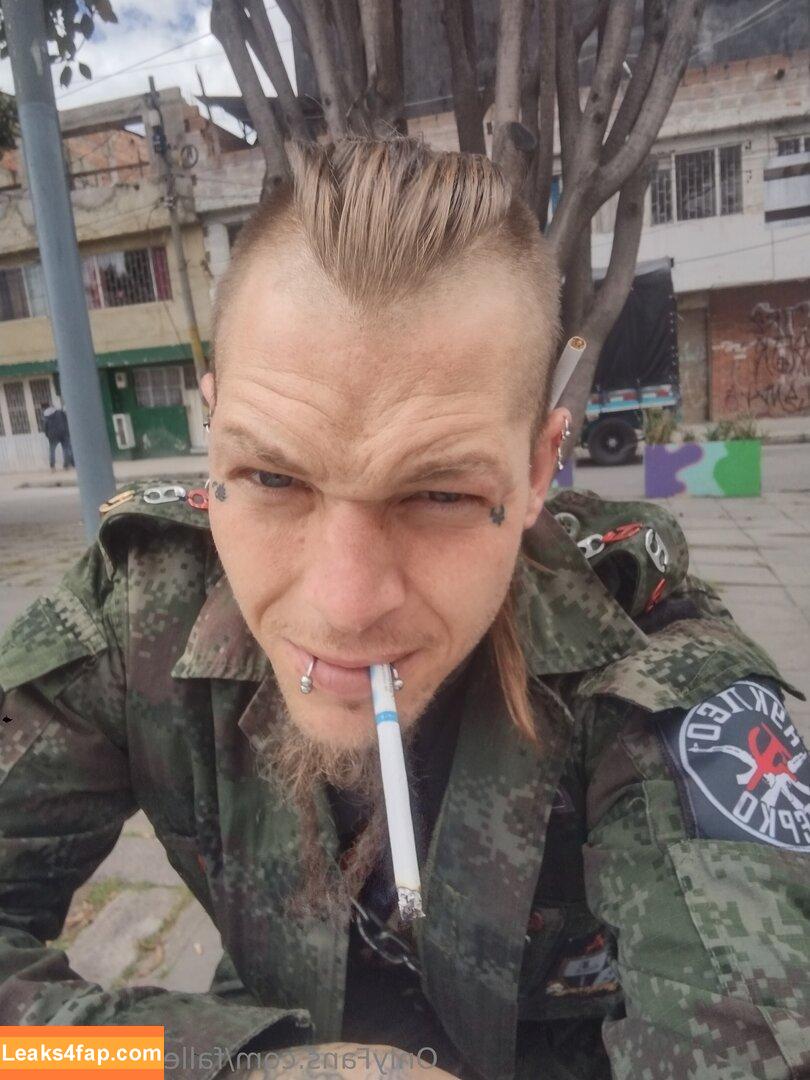 fallenmaster69 / fallenmoon13 leaked photo photo #0074