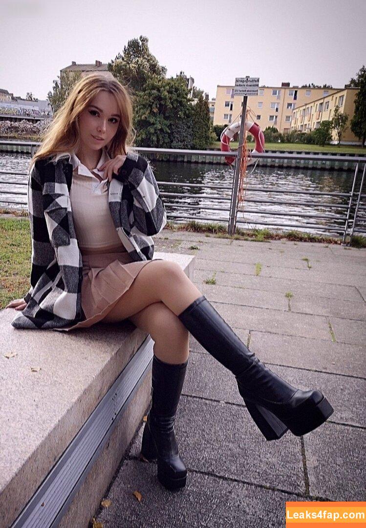 Feedeline / Feli / feedeline_ / itsonly_feli leaked photo photo #0239