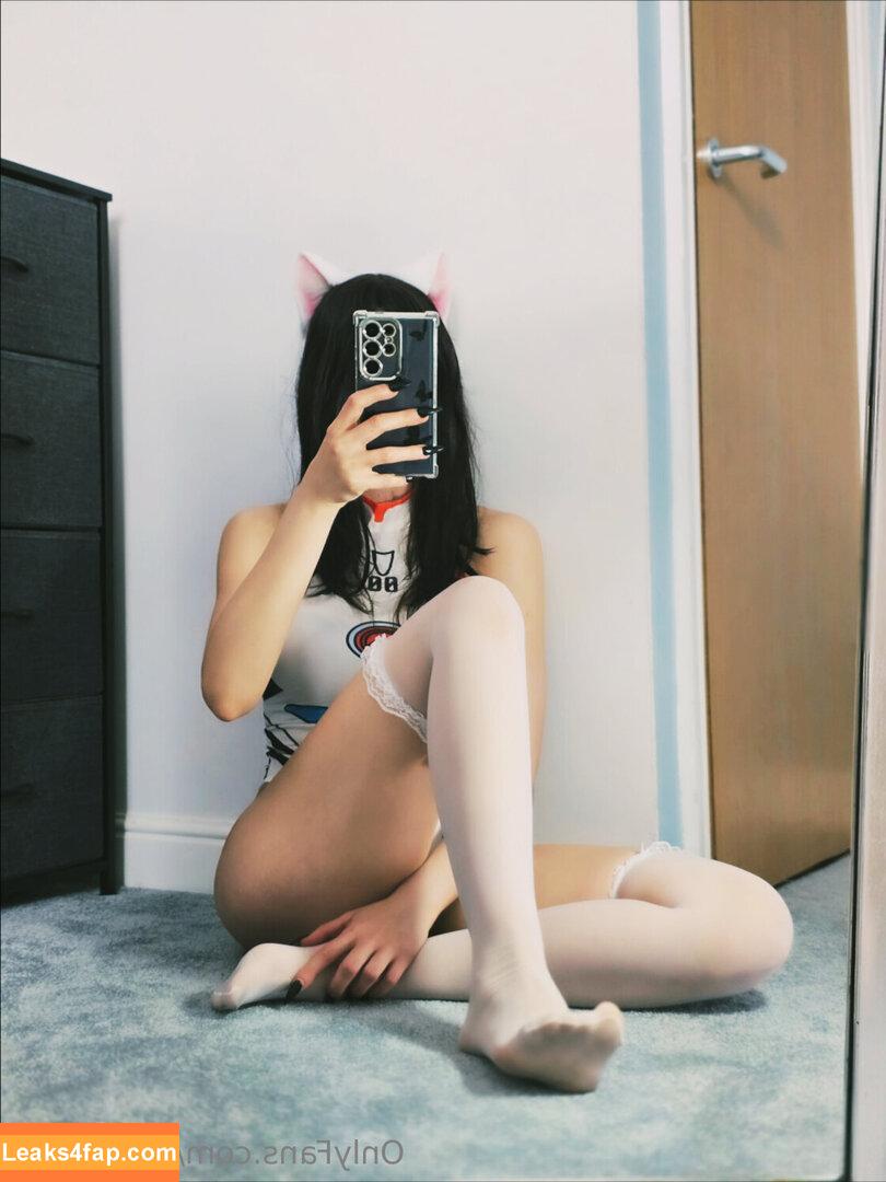 feet-of-me /  leaked photo photo #0006