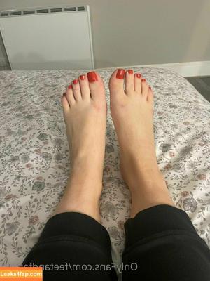 feetandfartgirl photo #0005