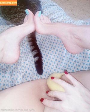 Feetvampire photo #0111