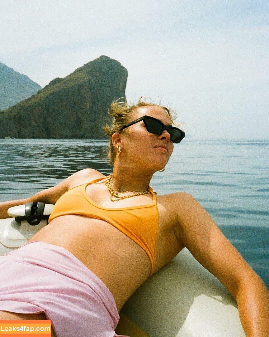 Female Football / girlsontheball / soccer players leaked photo photo #0099