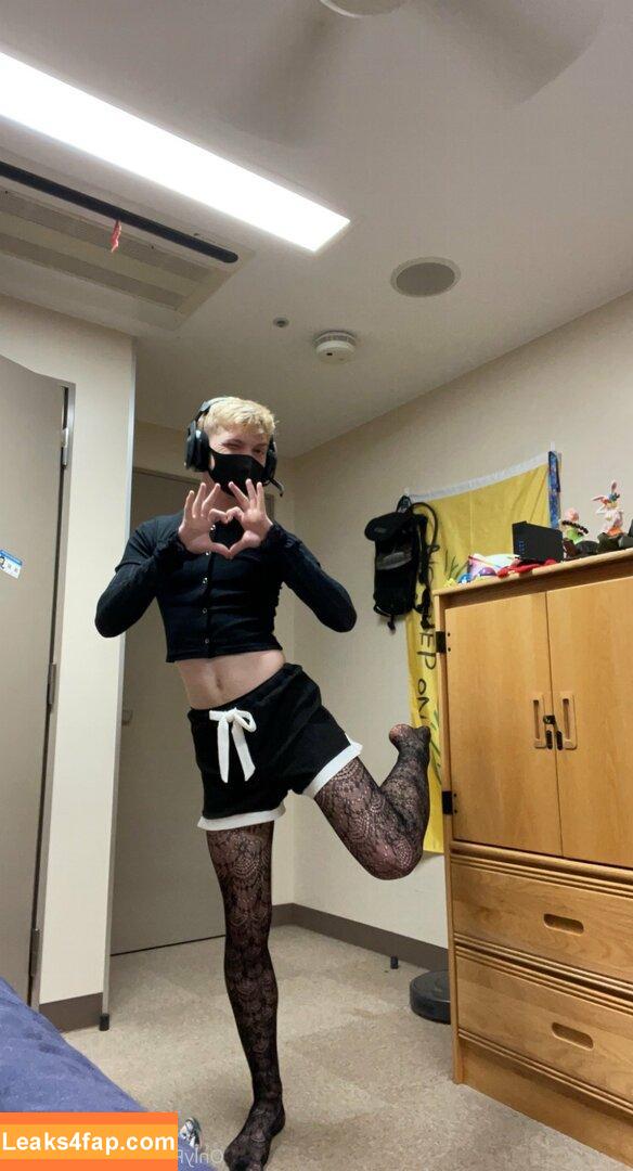 femboy-35 /  leaked photo photo #0001