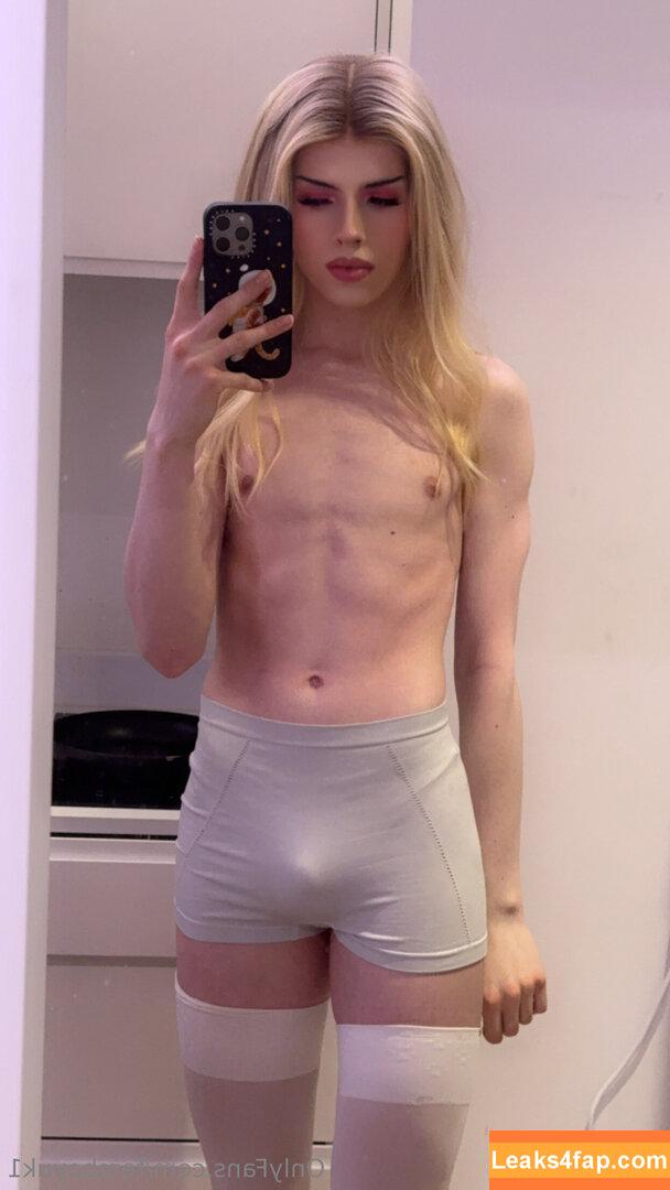 femboyuk1 / femboy_uk / https: leaked photo photo #0084