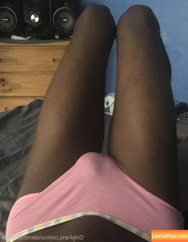 fembycait2273 /  leaked photo photo #0009