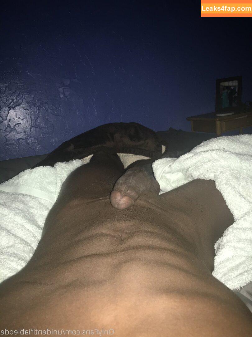 fembycait2273 /  leaked photo photo #0015