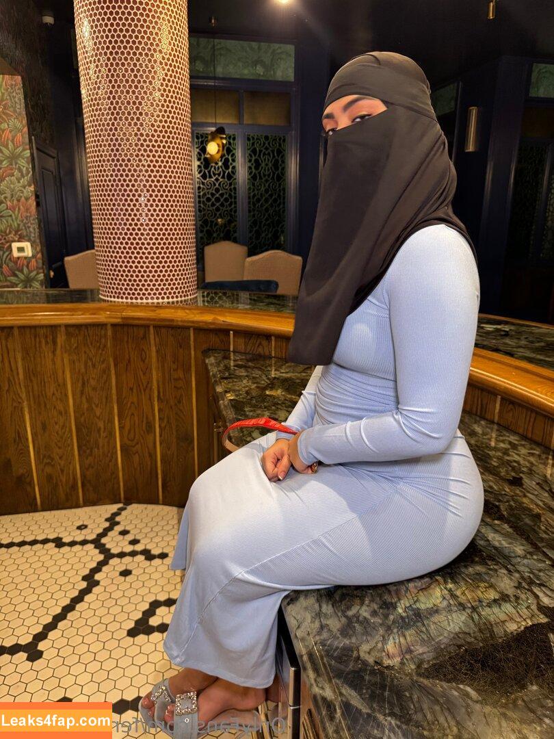 femdomhijabi / goddessniqabi leaked photo photo #0011