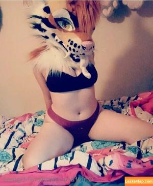 feral.tigress photo #0003