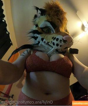 feral.tigress photo #0022