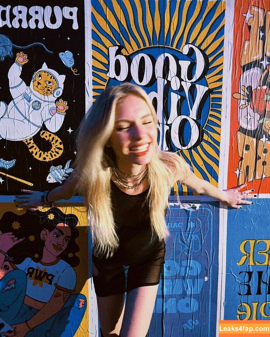 Fernanda Schneider / fefe leaked photo photo #0010