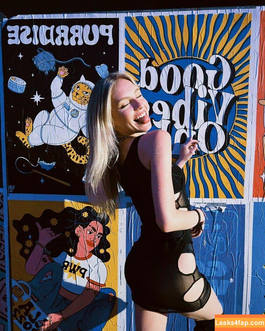 Fernanda Schneider / fefe leaked photo photo #0016