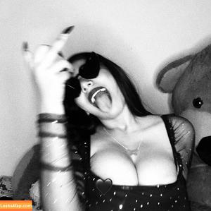 Fernanda V photo #0165