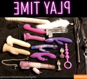 fetish-mommy photo #0265